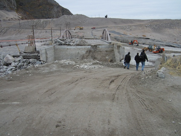 No bridge yet so we have to walk up the mountain the two first days  :o(